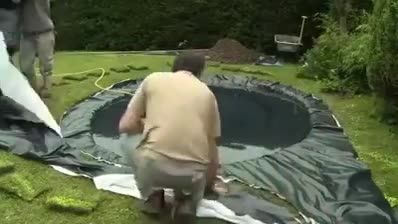 در باغچه خانه خود یک چشمه جوشان ساخته کنید