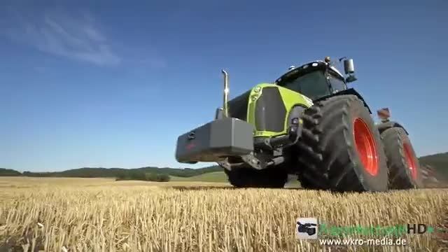 Claas Xerion 5000 in Action