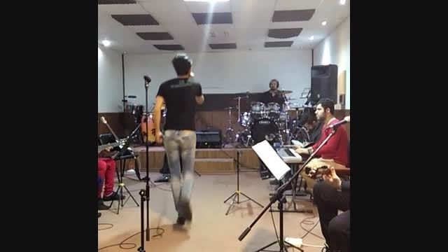 تمرین دیشب سامان جلیلی برای كنسرت بزرگ 12بهمن تهران