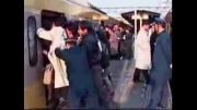 لحظه ی سوار شدن مترو در چین