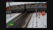 تصادف کامیون و دو قطار