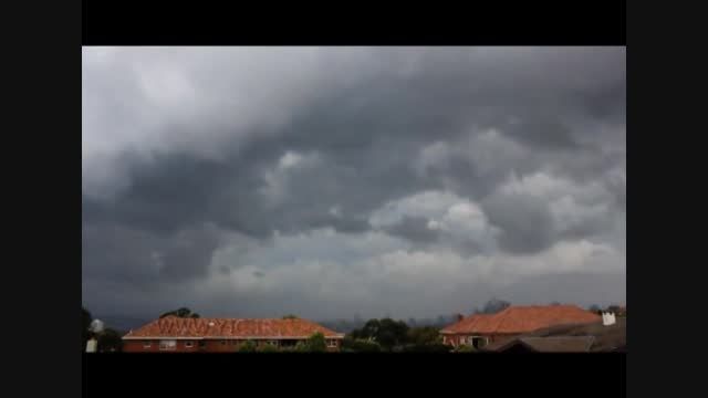 لحظه وقوع طوفان شدید در آسمان سیدنی!!