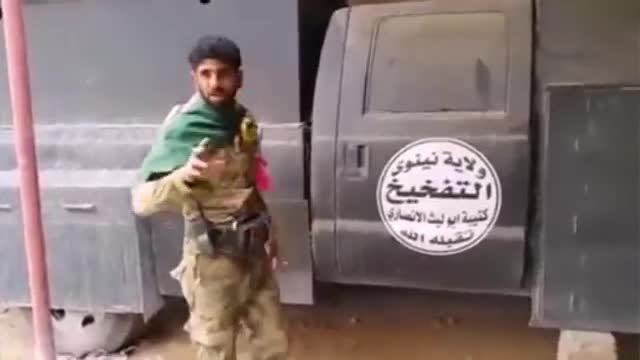 خودروی ویژه انتحاری داعش در بیجی در دست رزمندگان شیعه