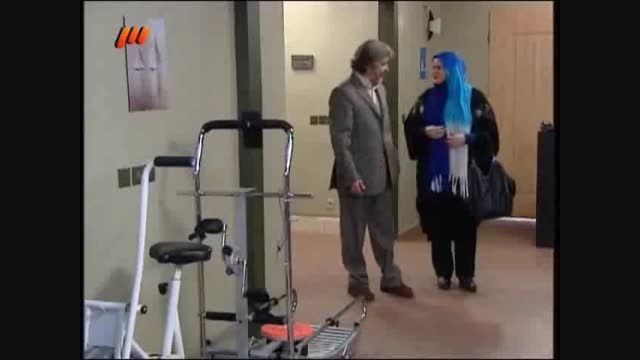 انتقال وسایل باشگاه نعیمه نظام دوست به ساختمان پزشکان