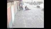 آتش زدن یک زن توسط همسرش در خیابان !!!