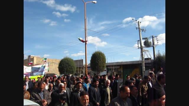 راهپیمایی پایگاه شهید دستغیب روستای زودان در روز22بهمن