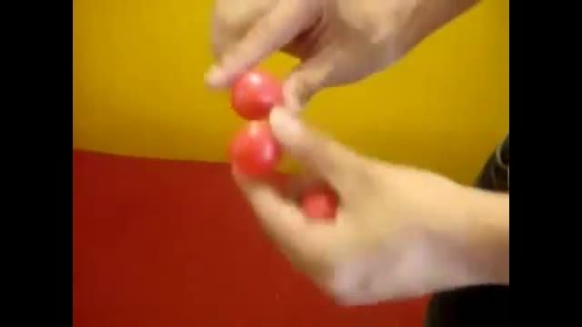 اموزش شعبده بازی با توپ پینگ پونگ