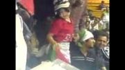 رقص دختر بچه در استادیوم