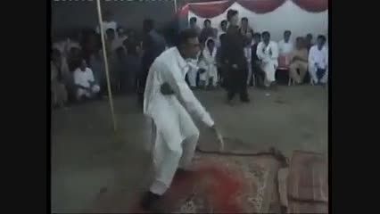 رقص مرغی افغانی توی عروسی ته خنده...خخخخ