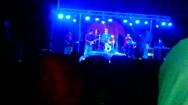 کنسرت بنیامین (آقای عشق) در اصفهان _ لیلی در پاییز