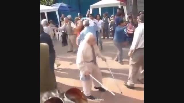 رقص پیرمرد