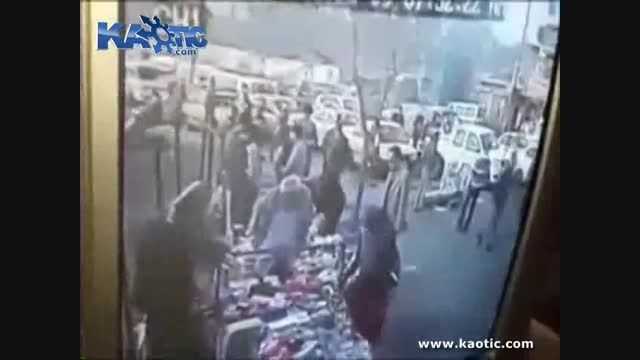 لحظه انفجار بمب در شهر عراق..