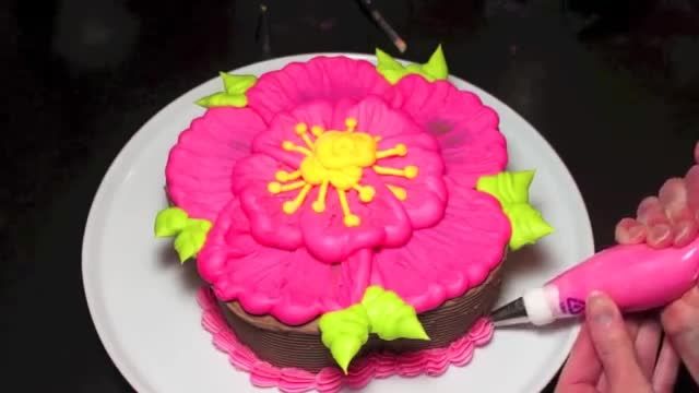 تزیین ساده کیک با باترکریم به کمک تکنیک براش ایمبرویدری