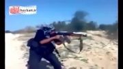 تریکدن تفنگ در دست تروریست تکفیری در سوریه