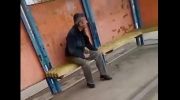 کتک خوردن مرد از زن در ایستگاه اتوبوس ...!