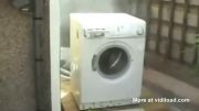 وقتی ماشین لباسشویی قاط میزنه!!