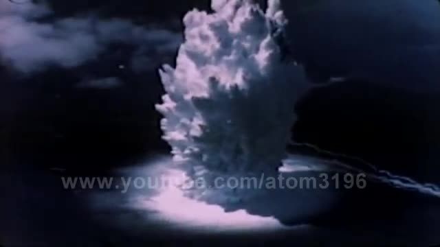 بمب آزمایشی اتمی زیر دریا