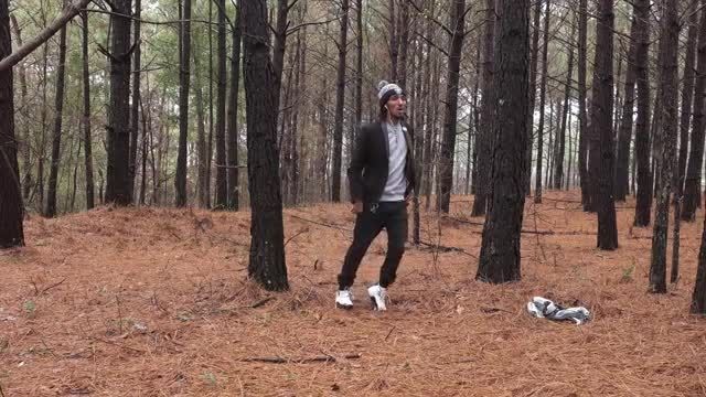 بریک دنس در جنگل