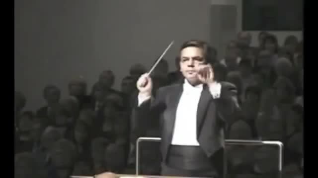 اگه دستم به این رهبر ارکستر برسه !!!!!!!!!!!!!!!