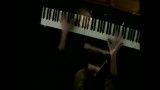 اجرای خارق العاده ی قطعه ی دزدان دریائی کارائیب با پیانو