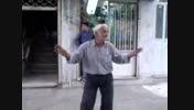 رقص پیرمرد در خیابان
