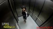 دوربین مخفی ترسناک مُرده پشت در آسانسور