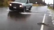 طغیان آب به وسط خیابان