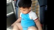ی پسر بچه ناز که خوابش میاد