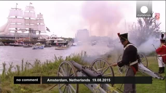 قایق ها در سیل آمستردام; بادبانها را برافراشتند