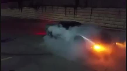 آتش زدن رینگ خودرو به وسیله حرکت درجا با سوپر خودرو