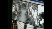 انفجارباتری تلفن همراه یک کاربر چینی در اتوبوس!!!!