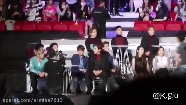 EXO reaction to f(x) @ MAMA 2015