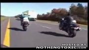 حادثه موتورسواری درتکچرخ زدن!!