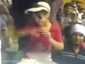 رقص فوق العاده  زیبای دختر بچه در ورزشگاه