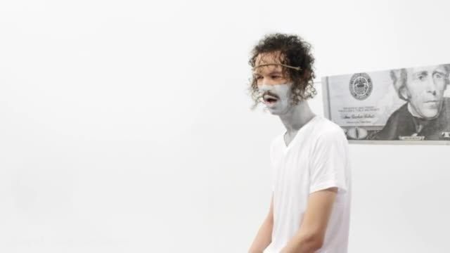 موزیک ویدئو فوق العاده خلاقانه Darwin Deez