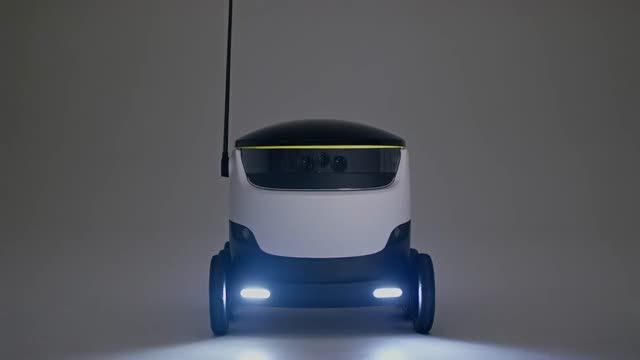 Delivery Robot by Starship Technologies