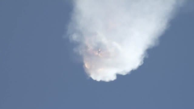 انفجار موشک فضانوردان فالکون 9 دقایقی پس از پرتاب