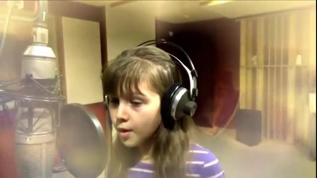اجرای جالب آهنگ مدرن تاکینگ توسط دختر بچه
