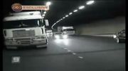 تصادف بنز و کامیون در تونل