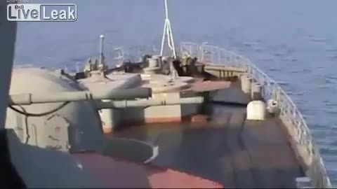 نابودی کشتی دزدان دریایی توسط ناو روسی (بسیار زیبا)
