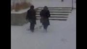 لیز خوردن دانشجو های دانشگاه ارومیه روی برف