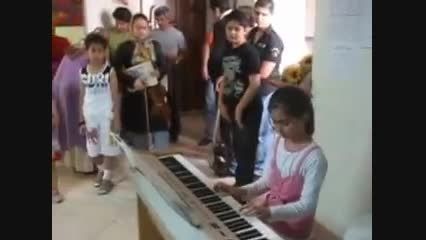 از هنرجویان پیانو نادیا ایران نژاد-آموزشگاه موسیقی فرید