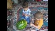 هندوانه خوردن با مزه بچه ها