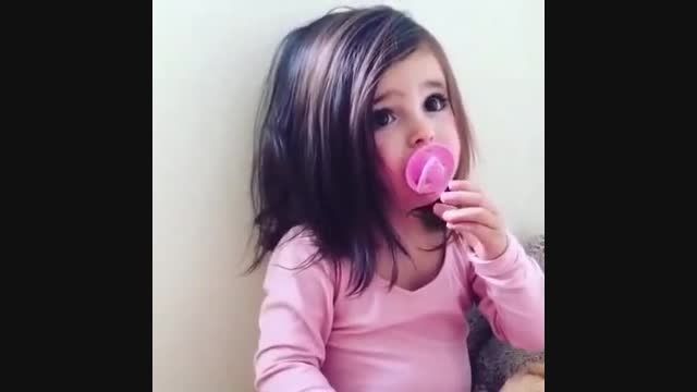 دختربچه شیرین زبان