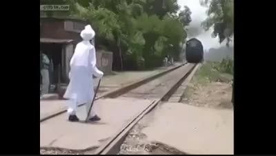 خودکشی وحشتناک با قطار