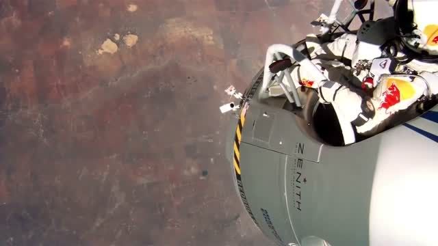 نمای اول شخص سقوط آزاد فلیکس باومگارتنر از ارتفاع 39 KM
