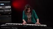 اجرای Hannah Holbrook با پیانو استیجی Kurzweil Forte