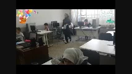کلاس زبان انگلیسی کودکان مجتمع فنی تبریز