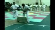 شیهان صیادی شکستن اجسام  سخت کیوکوشین کاراته