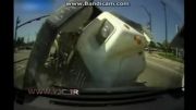 تصادف وحشتناک کامیون با ماشین(به نظر شما چی ازش موند؟)